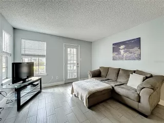 Photo #4: S5137676 Listing