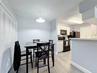 Photo #6: S5137676 Listing