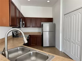 Photo #2: S5137705 Listing