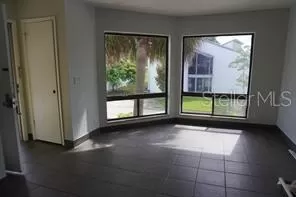 Photo #2: S5137938 Listing