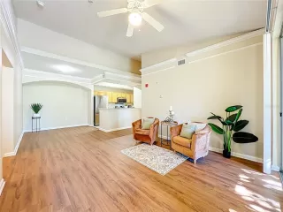 Photo #4: S5137965 Listing