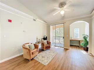 Photo #5: S5137965 Listing