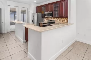 Photo #2: S5138054 Listing