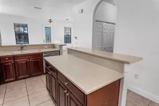 Photo #3: S5138054 Listing