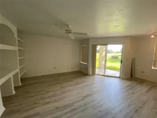 Photo #5: S5138147 Listing