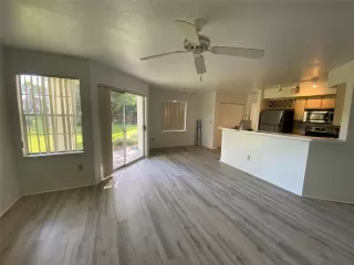 Photo #6: S5138147 Listing