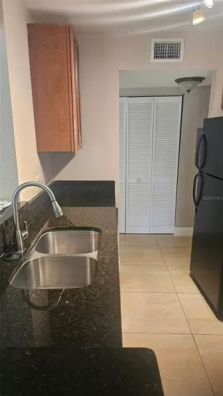 Photo #4: S5138329 Listing 