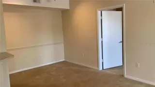 Photo #4: S5139442 Listing