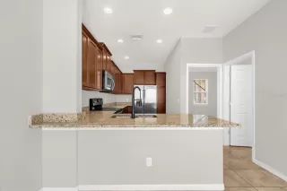 Photo #3: S5140170 Listing