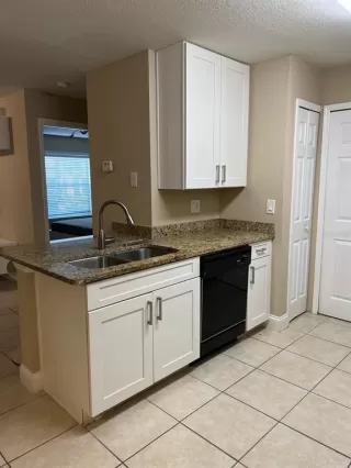 Photo #4: S5140911 Listing