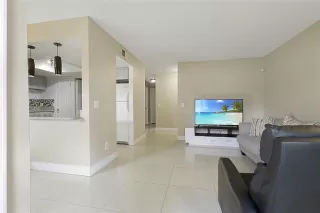 Photo #5: S5140964 Listing