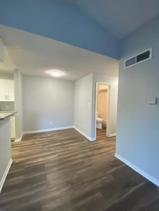 Photo #4: S5141018 Listing 