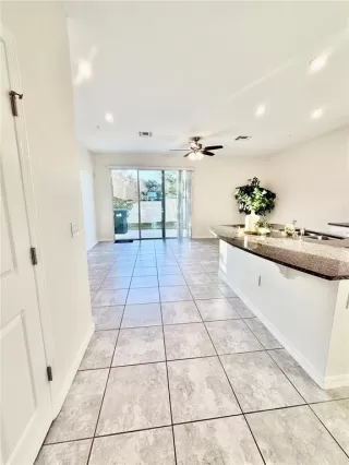 Photo #2: S5141275 Listing