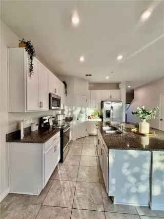 Photo #5: S5141275 Listing