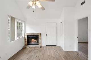 Photo #4: S5141297 Listing