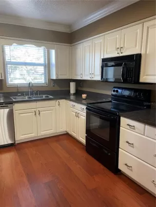 Photo #2: S5141362 Listing