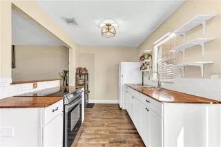 Photo #4: S5142171 Listing 