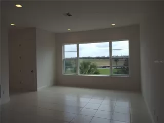 Photo #4: S5142268 Listing