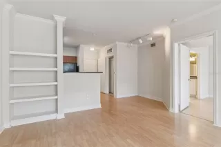 Photo #4: S5142280 Listing