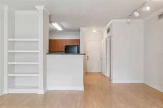 Photo #5: S5142280 Listing