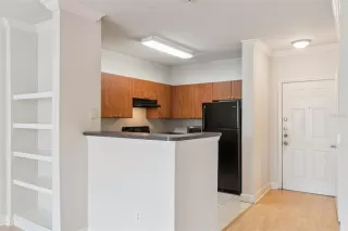 Photo #6: S5142280 Listing