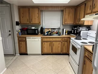 Photo #5: S5142380 Listing 