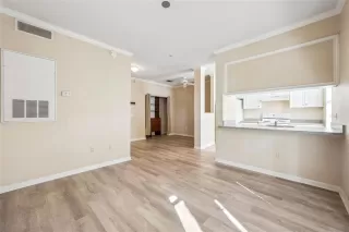 Photo #6: S5142494 Listing