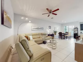 Photo #5: S5142638 Listing