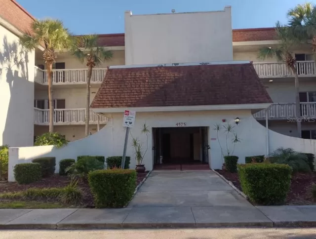 MLS: S5143268 Condo For Sale