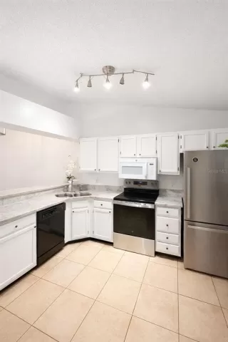 Photo #3: S5143429 Listing