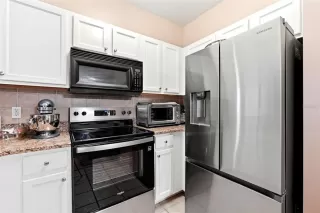 Photo #6: S5143460 Listing