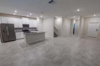 Photo #6: S5143758 Listing