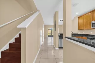 Photo #2: S5143838 Listing