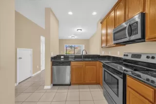 Photo #5: S5143838 Listing