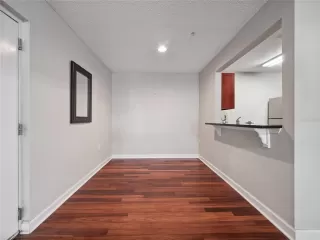 Photo #5: S5143887 Listing