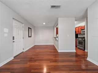 Photo #6: S5143887 Listing