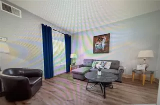 Photo #1: S5143894 Listing