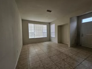 Photo #3: S5144132 Listing