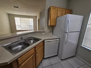 Photo #6: S5144132 Listing