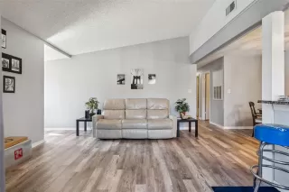 Photo #6: S5144196 Listing