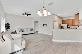 Photo #4: S5144225 Listing 