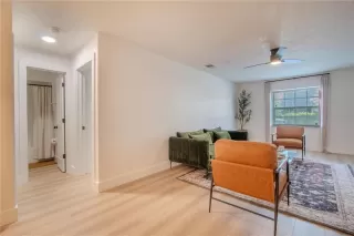 Photo #6: S5144503 Listing