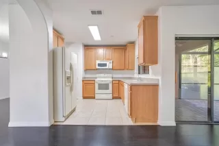 Photo #5: S5144735 Listing 