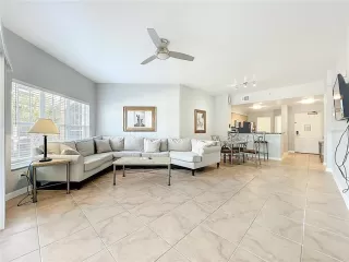 Photo #1: S5144929 Listing