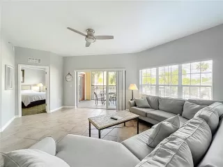 Photo #4: S5144929 Listing