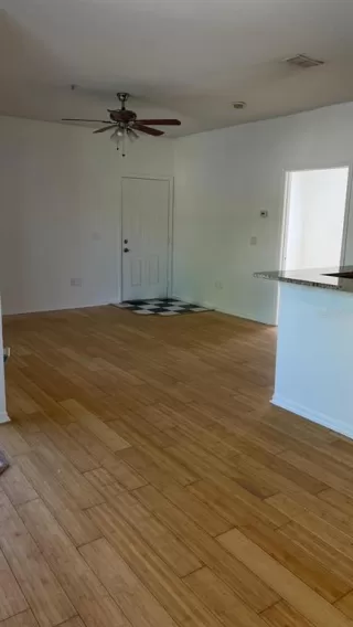 Photo #5: S5145069 Listing