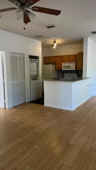 Photo #6: S5145069 Listing