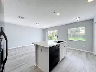 Photo #6: S5145819 Listing 