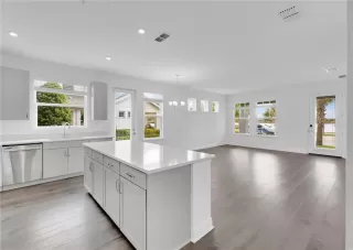 Photo #5: S5146071 Listing 