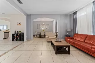 Photo #3: S5146286 Listing